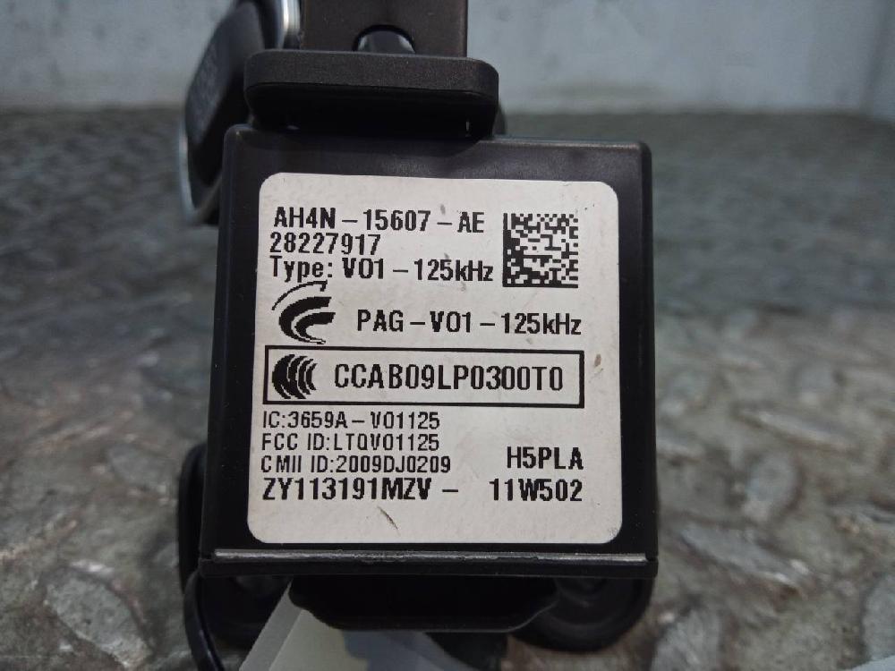 Conmutador de arranque D5244T15 28227917 de Volvo V60 i (155, 157) 2010-2014 215 CV con 392742 km - pieza usada