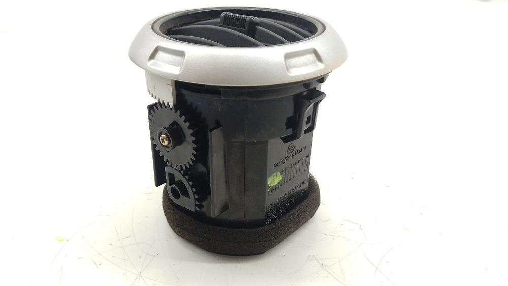 Aireador derecho D20DT 6962031000 de Ssangyong Actyon i 2006-2012 141 CV - pieza usada