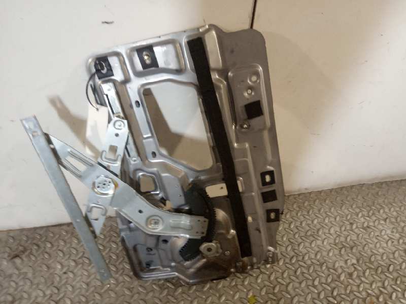 Elevalunas trasero izquierdo D4EA 9881026200 de Hyundai Santa fé i (sm) 2001-2006 113 CV con 1 km - pieza usada