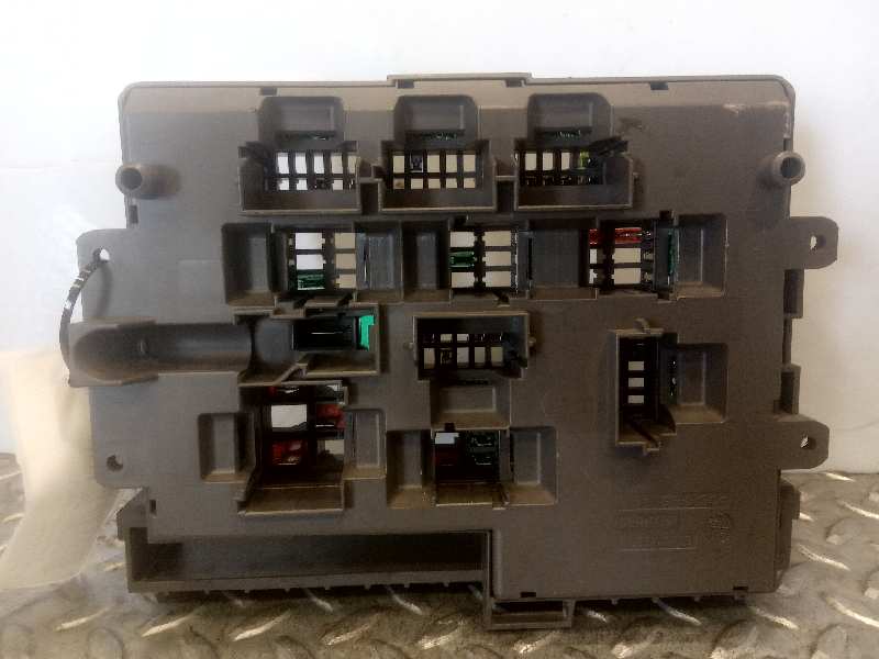 BMW 1 Series E81/E82/E87/E88 (2004-2013) Fuse Box 61146971370 20990401