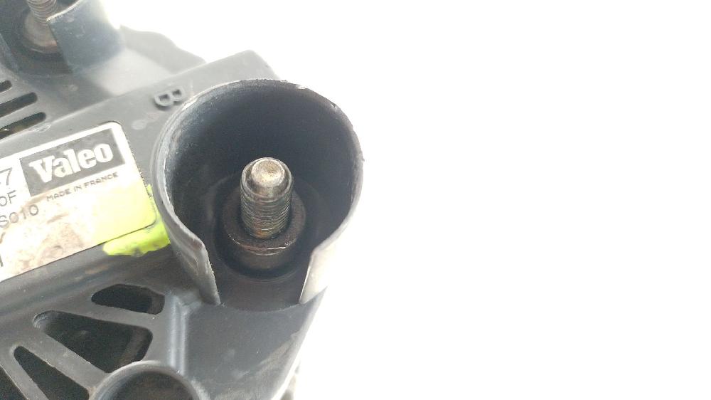 Alternador 199A2000 46823547 de Fiat Doblo furgoneta/monovolumen (223_) 2006-0 75 CV con 288658 km - pieza usada