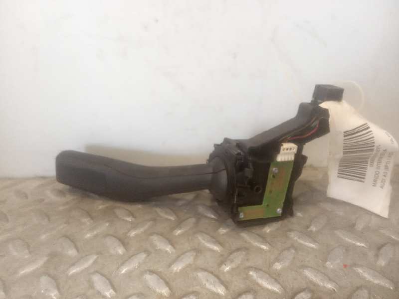 Mando intermitentes BKC 1K0953513 de Audi A3 (8p1) 2003-2012 105 CV - pieza usada