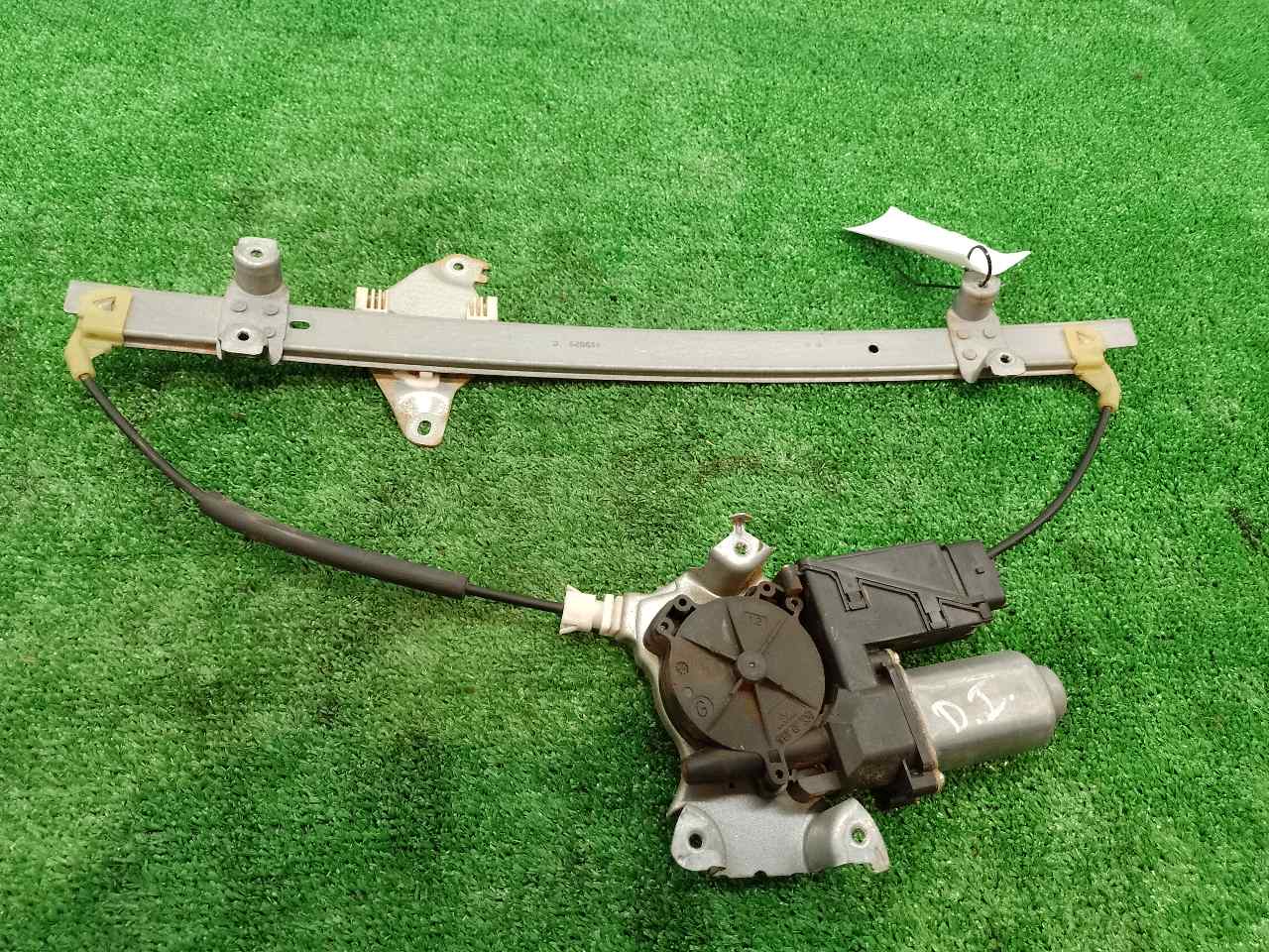 NISSAN NP300 1 generation (2008-2015) Front Left Door Window Regulator 23814574