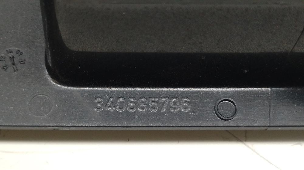 Mando elevalunas trasero izquierdo B 16 DTL 13301888 de Opel Astra j (p10) 2009-2015 110 CV - pieza usada