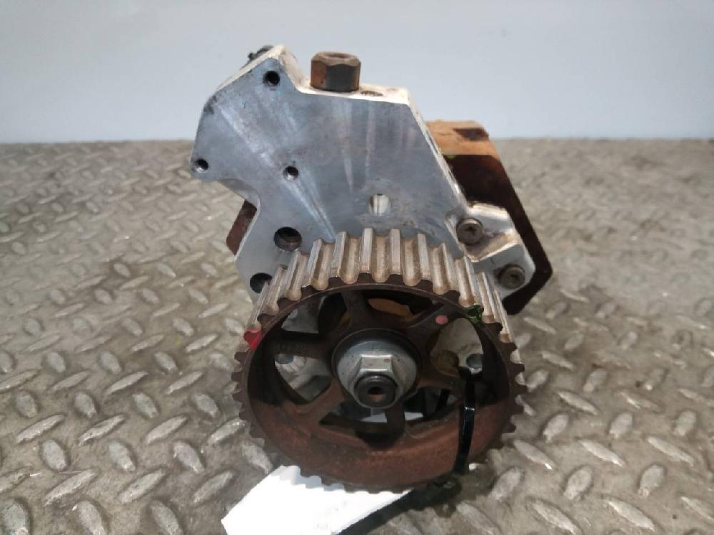 Bomba de inyección F9Q C7 8200108225 de Renault Laguna ii (bg0) 2001-2007 120 CV con 1 km - pieza usada