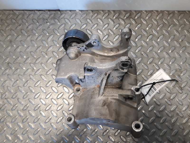 Soporte alternador D4EA de Hyundai Santa fe (sm) 2000-2006 125 CV con 1 km - pieza usada