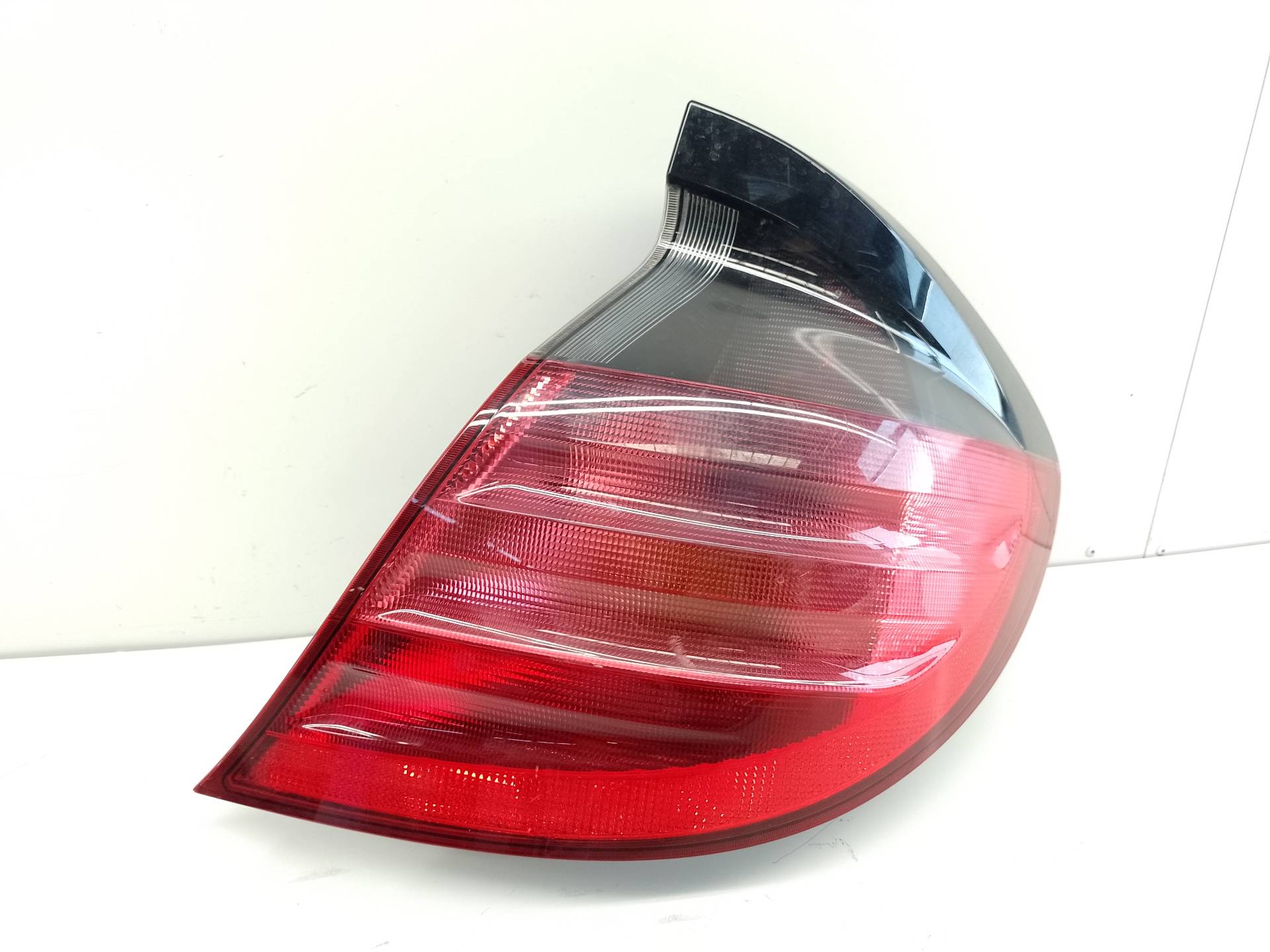 MERCEDES-BENZ C-Class W203/S203/CL203 (2000-2008) Rear Right Taillight Lamp A2038200854 25391546
