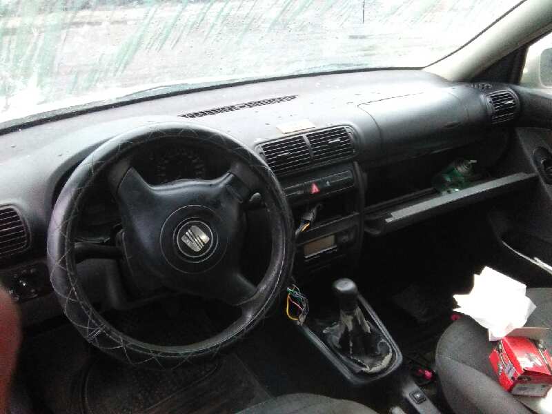 SEAT Toledo 2 generation (1999-2006) kita_detale 101389102 23285900