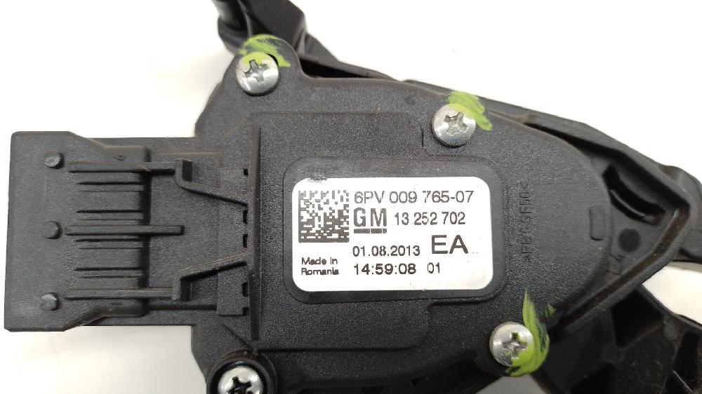 Potenciometro A 20 DTR 13252702 de Opel Astra j gtc 2011-2011 194 CV con 204760 km - pieza usada
