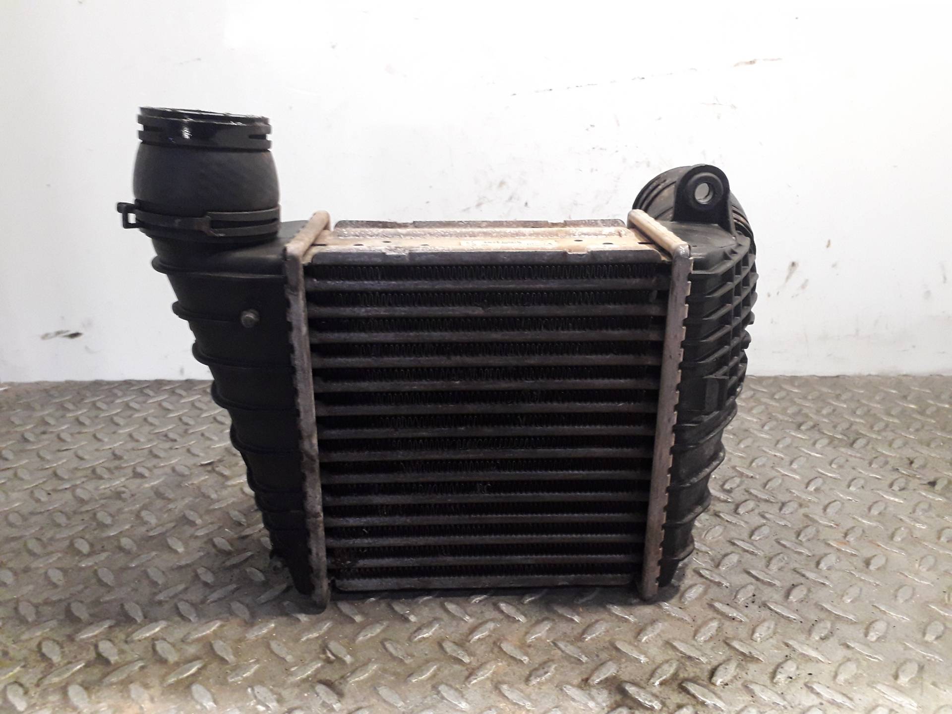 VOLKSWAGEN Bora 1 generation (1998-2005) Intercooler Radiator 1J0145803F 23703556