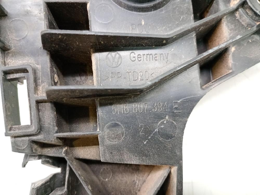 Soporte paragolpes trasero derecho DLAA 5H6807394E de Volkswagen Golf viii (cd1, da1) 2019-0 110 CV con 93168 km - pieza usada