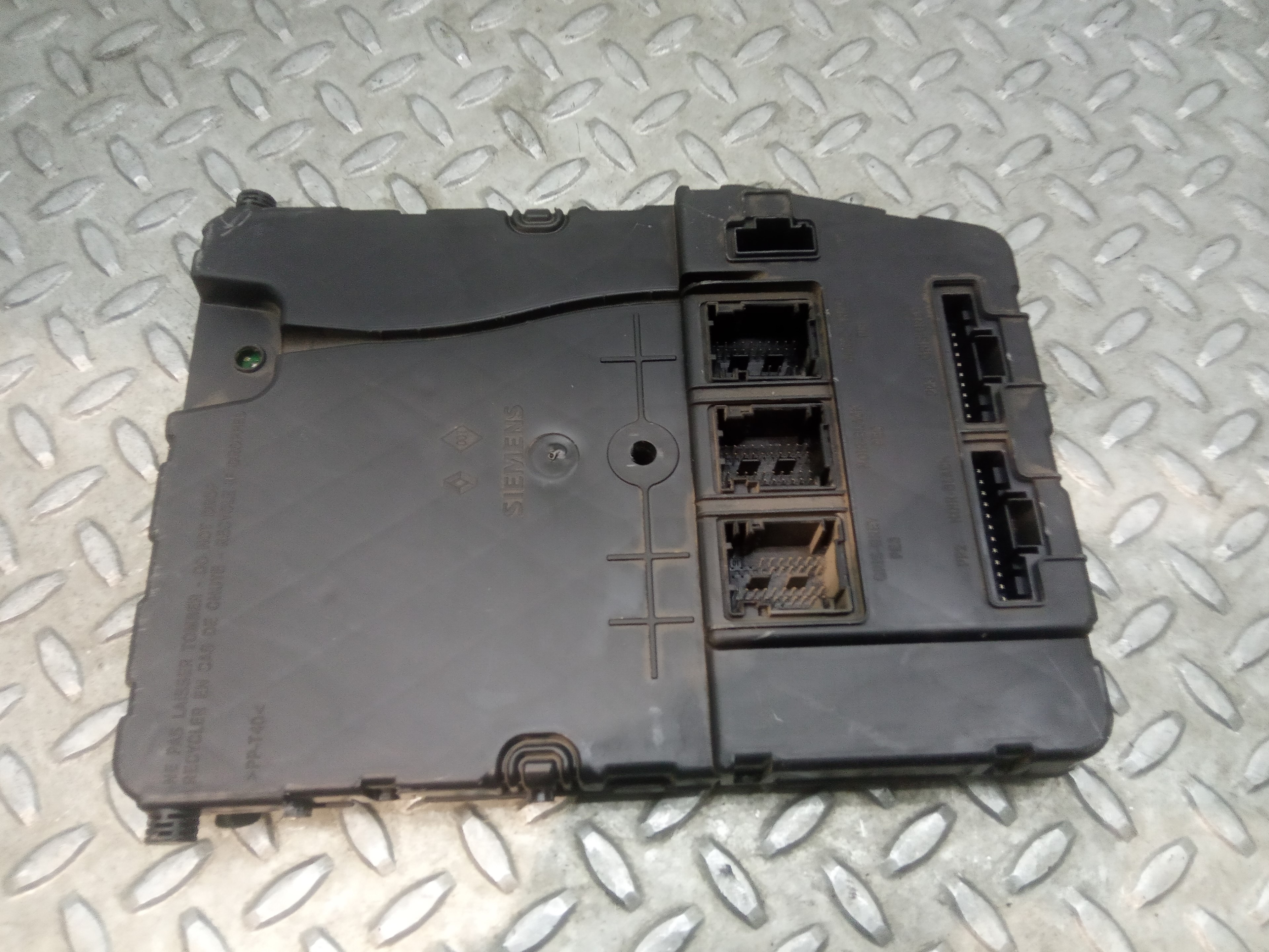 LANCIA Megane 2 generation (2002-2012) Fuse Box 8200309690, S118400220D 20990594