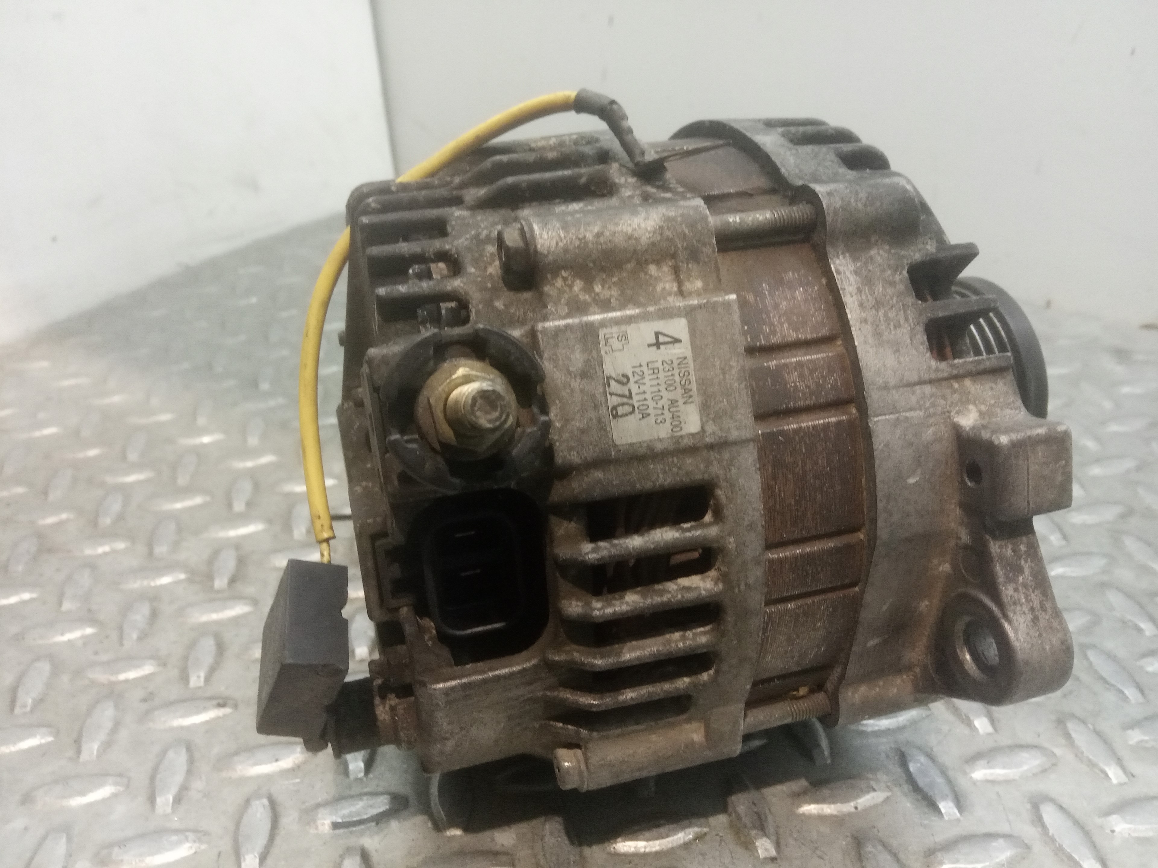 NISSAN X-Trail T30 (2001-2007) Alternator 23100AU400, LR1110713 23690884