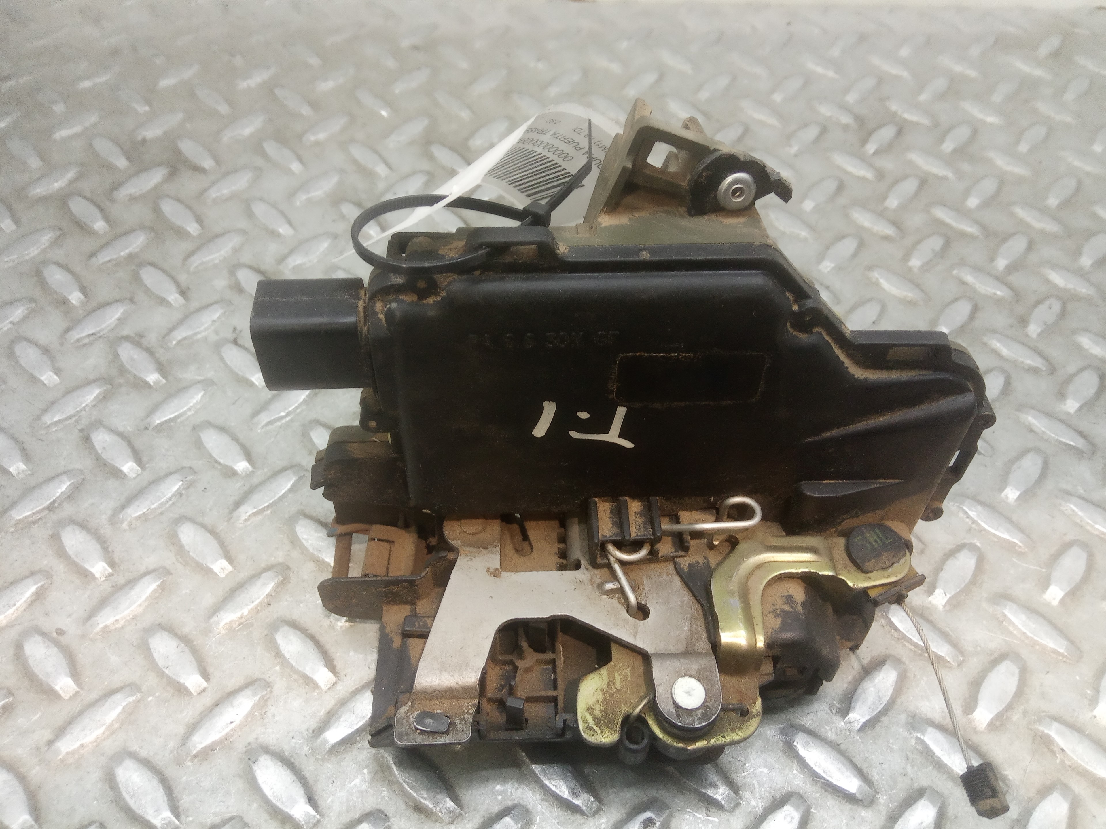 SEAT Leon 1 generation (1999-2005) Rear Left Door Lock 3B4839015M 23693086