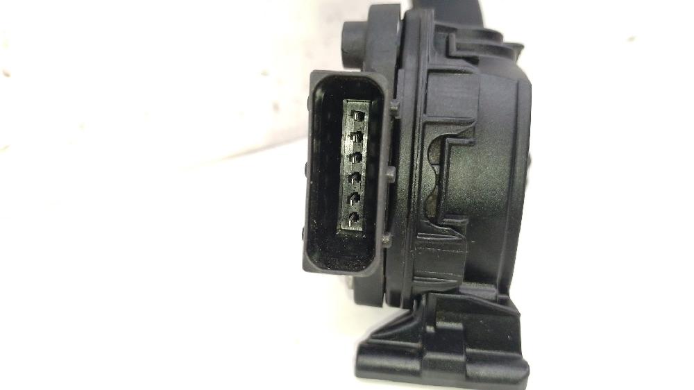 Potenciómetro pedal A17DTR 13252702 de Opel Astra j (p10) 2009-2015 125 CV - pieza usada