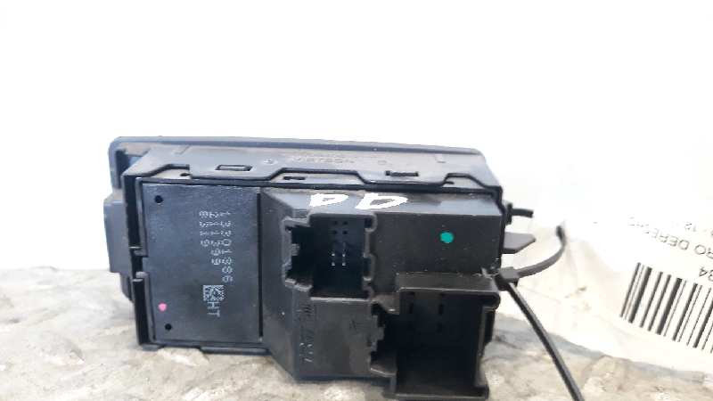 Mando elevalunas delantero derecho A20DTH 13301886 de Opel Insignia a sedán (g09) 2008-2017 131 CV con 1 km - pieza usada