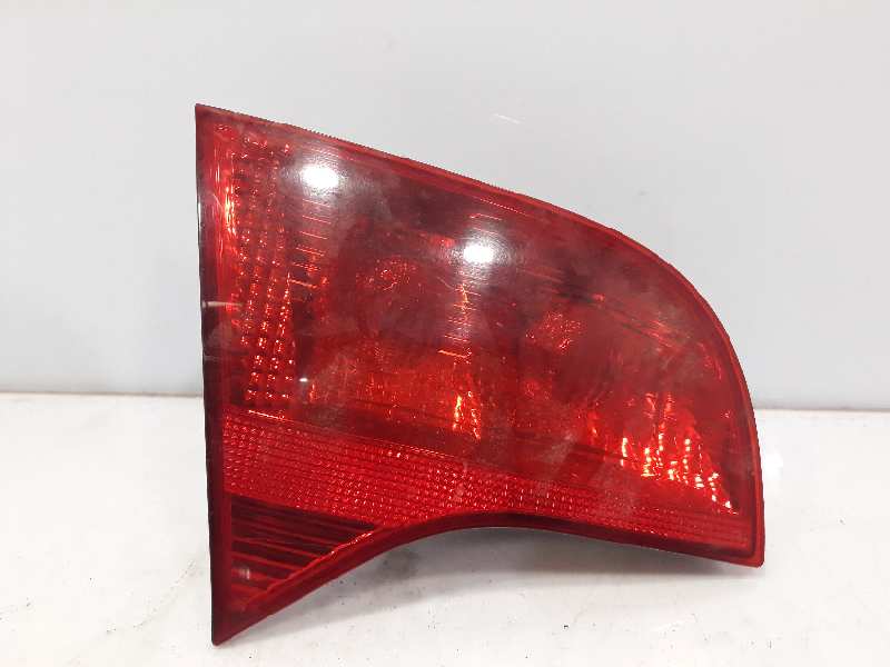 AUDI A4 B7/8E (2004-2008) Rear Left Taillight 8E9945093 23678324