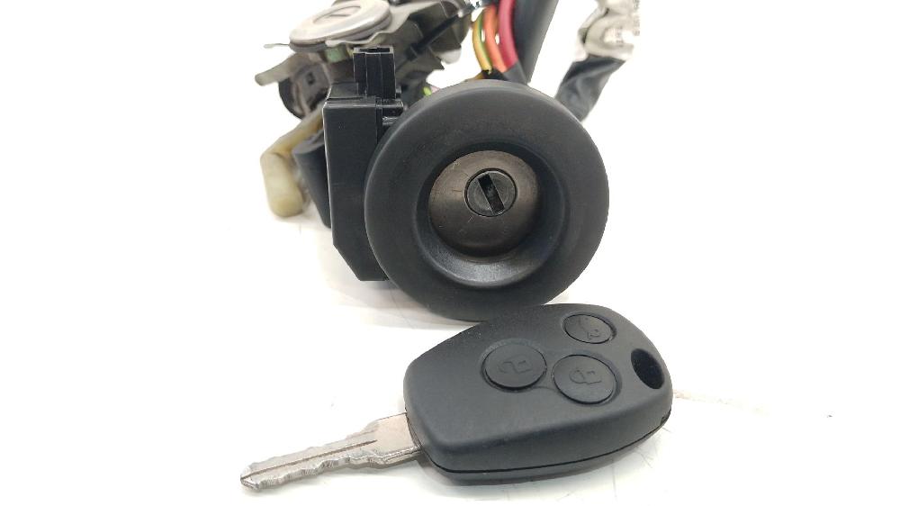 Juego de bombines K7M 800,K7M 818 8200826300B de Dacia Sandero (bs_) 2008-2013 84 CV con 169943 km - pieza usada