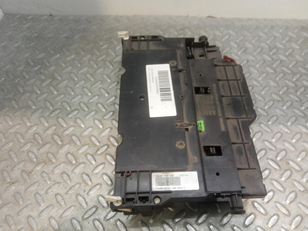 Caja de relés / fusibles N42B18 18500000001 de Bmw 3 compact (e46) 2001-2005 116 CV con 99 km - pieza usada