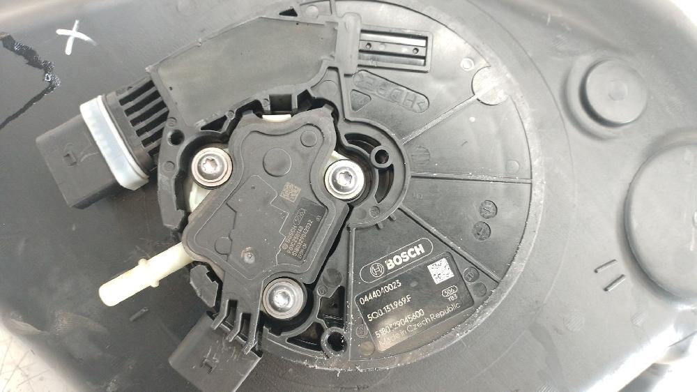 Deposito aditivo fap/adblue DFGA 3Q0131877D de Volkswagen Arteon (3h7, 3h8) 2017-0 150 CV - pieza usada