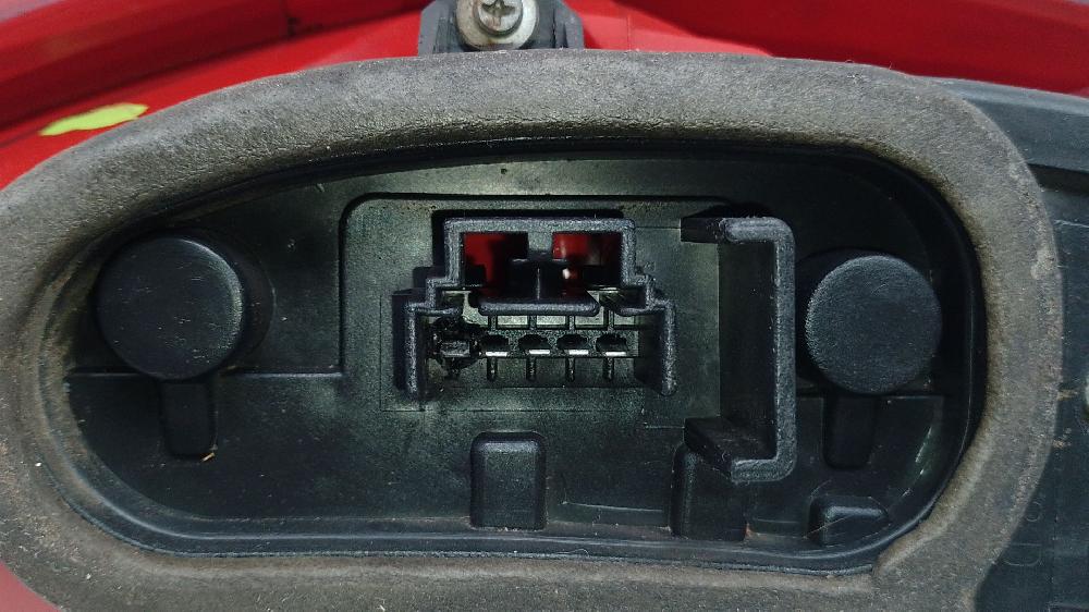 Feu arrière droit 176 A8.000 46794077 de Fiat Punto (176_) 1994-1999 73 CV - pieza usada