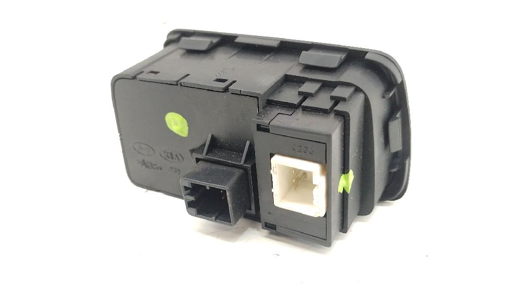 Interruptor altura de faros G4LA 93300C8010 de Hyundai I20 ii (gb, ib) 2014-0 84 CV con 212832 km - pieza usada