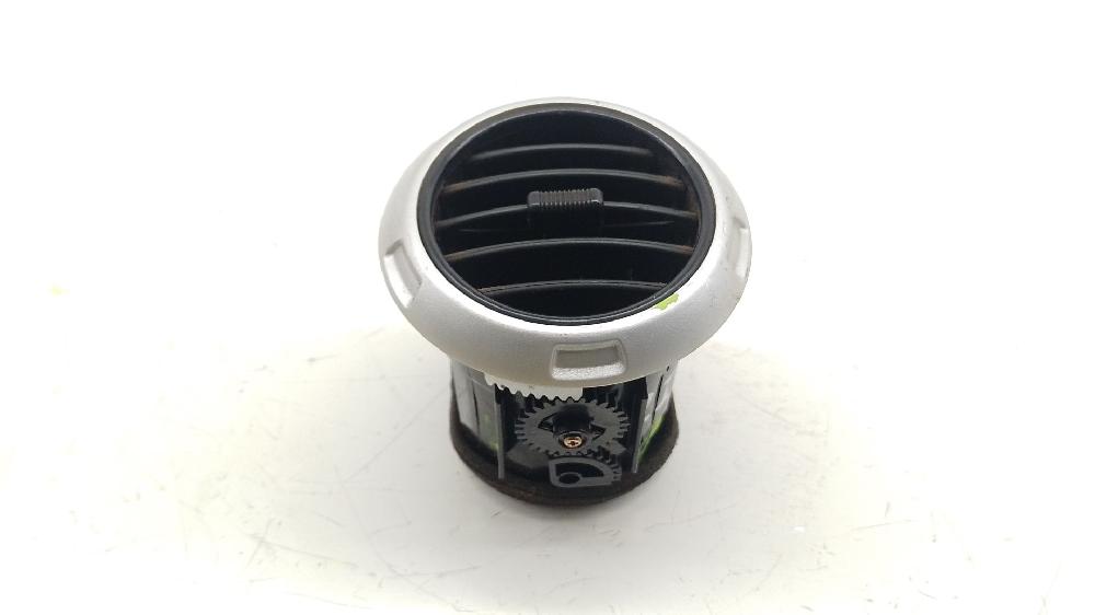 Aireador izquierdo D20DT 6962031000 de Ssangyong Actyon i 2006-2012 141 CV