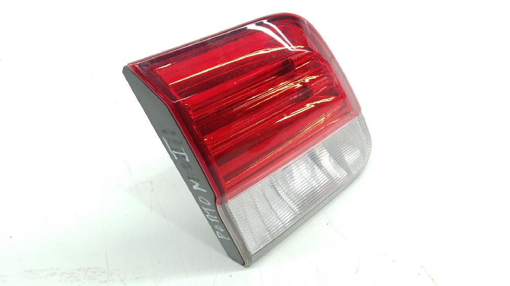 Piloto trasero izquierdo interior 1AD 8159005130 de Toyota Avensis sedán (_t27_) 2015-2018 124 CV - pieza usada