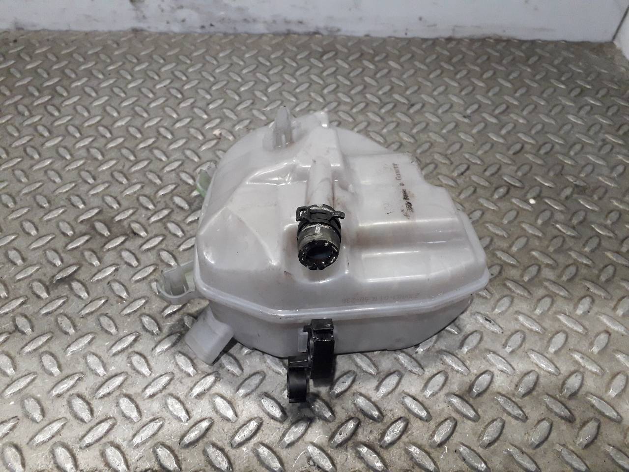 SEAT Ateca 1 generation (2016-2024) Expansion Tank 5WA121407F 23703254