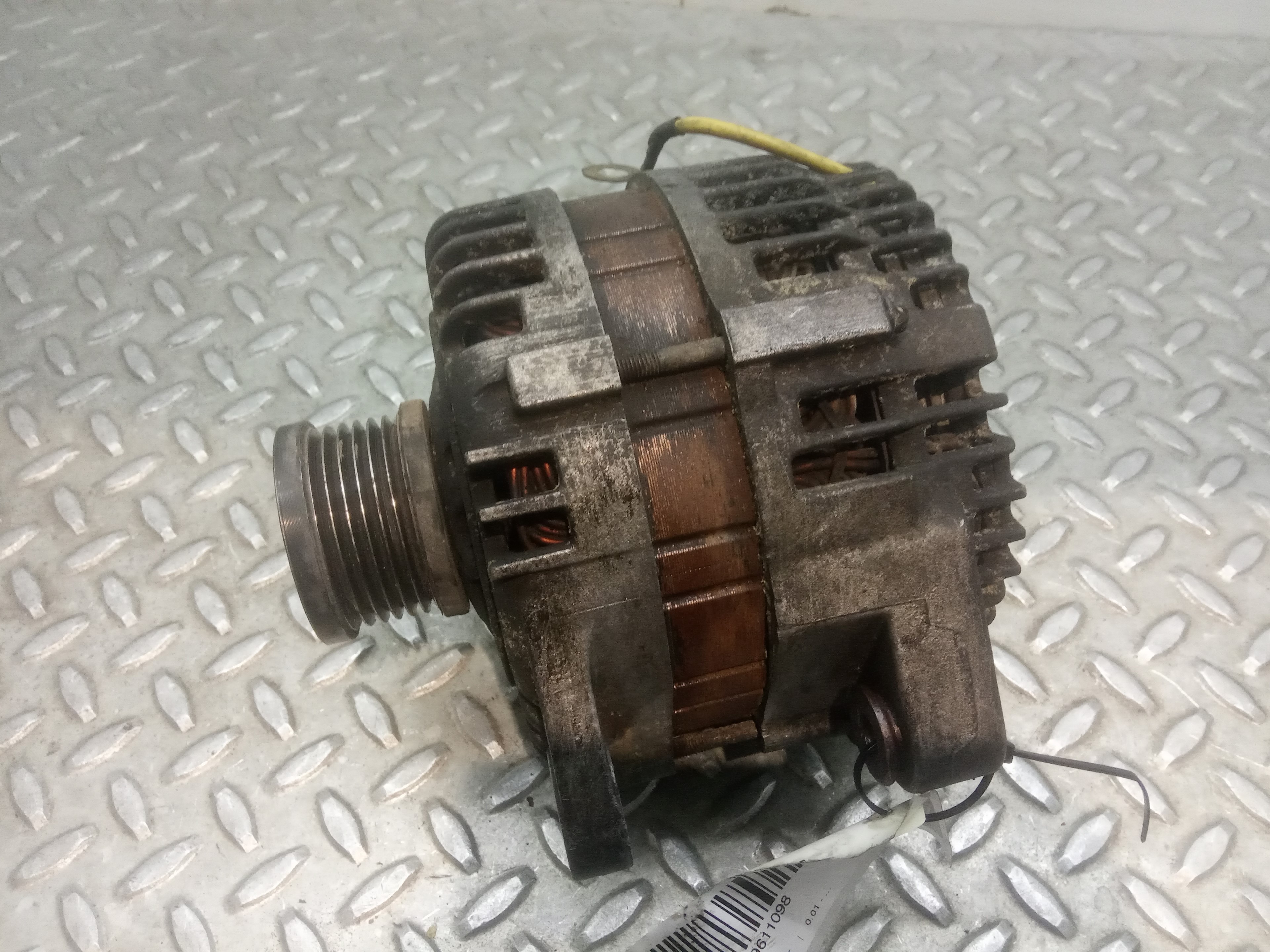 NISSAN X-Trail T30 (2001-2007) Alternator 23100AU400, LR1110713 23690884