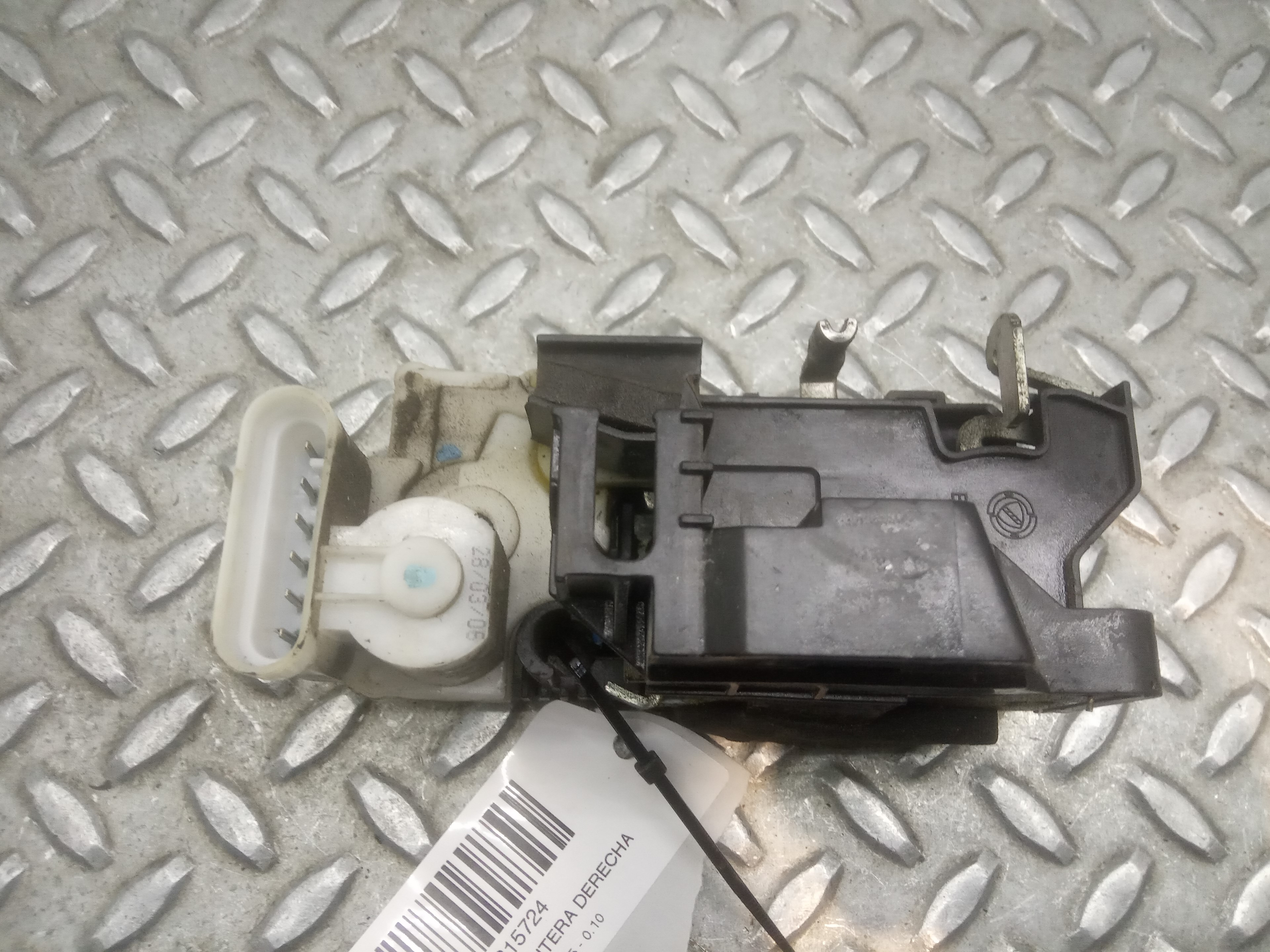 FIAT Doblo 1 generation (2001-2017) Front Right Door Lock 23694905