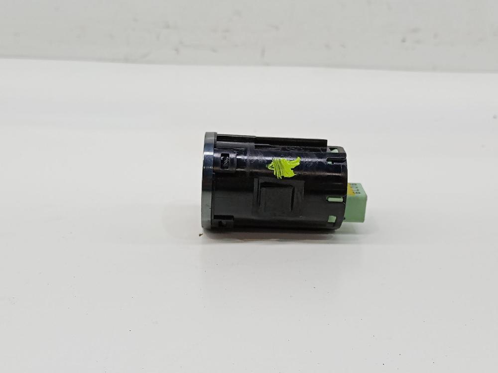 Boton start/stop PY-Y8,PY-ZA,PYY1 BSJ7663S0 de Mazda 6 station wagon (gj, gl) 2012-2026 192 CV con 151645 km - pieza usada
