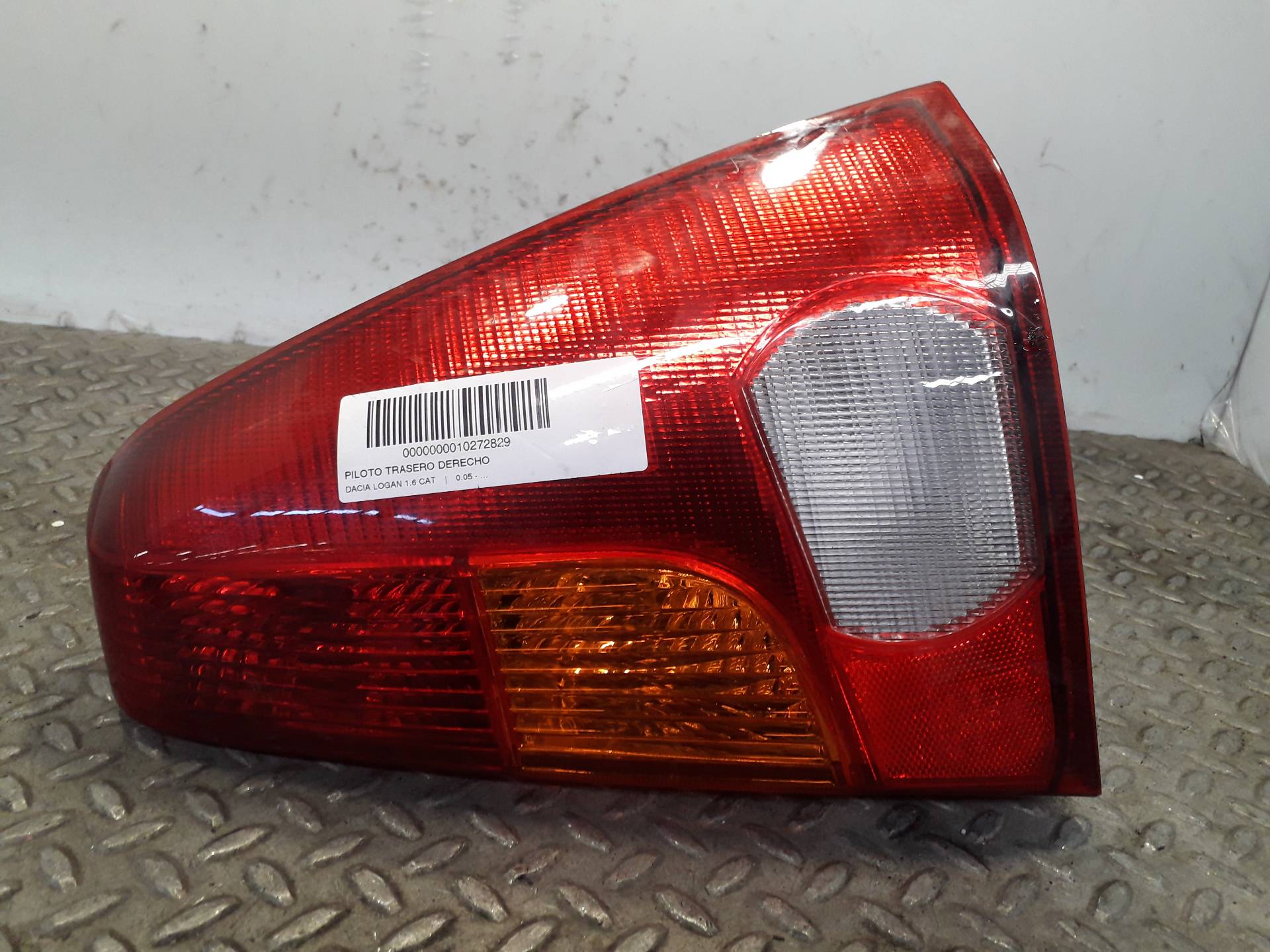 DACIA Logan 1 generation (2004-2012) Rear Right Taillight Lamp 23703522