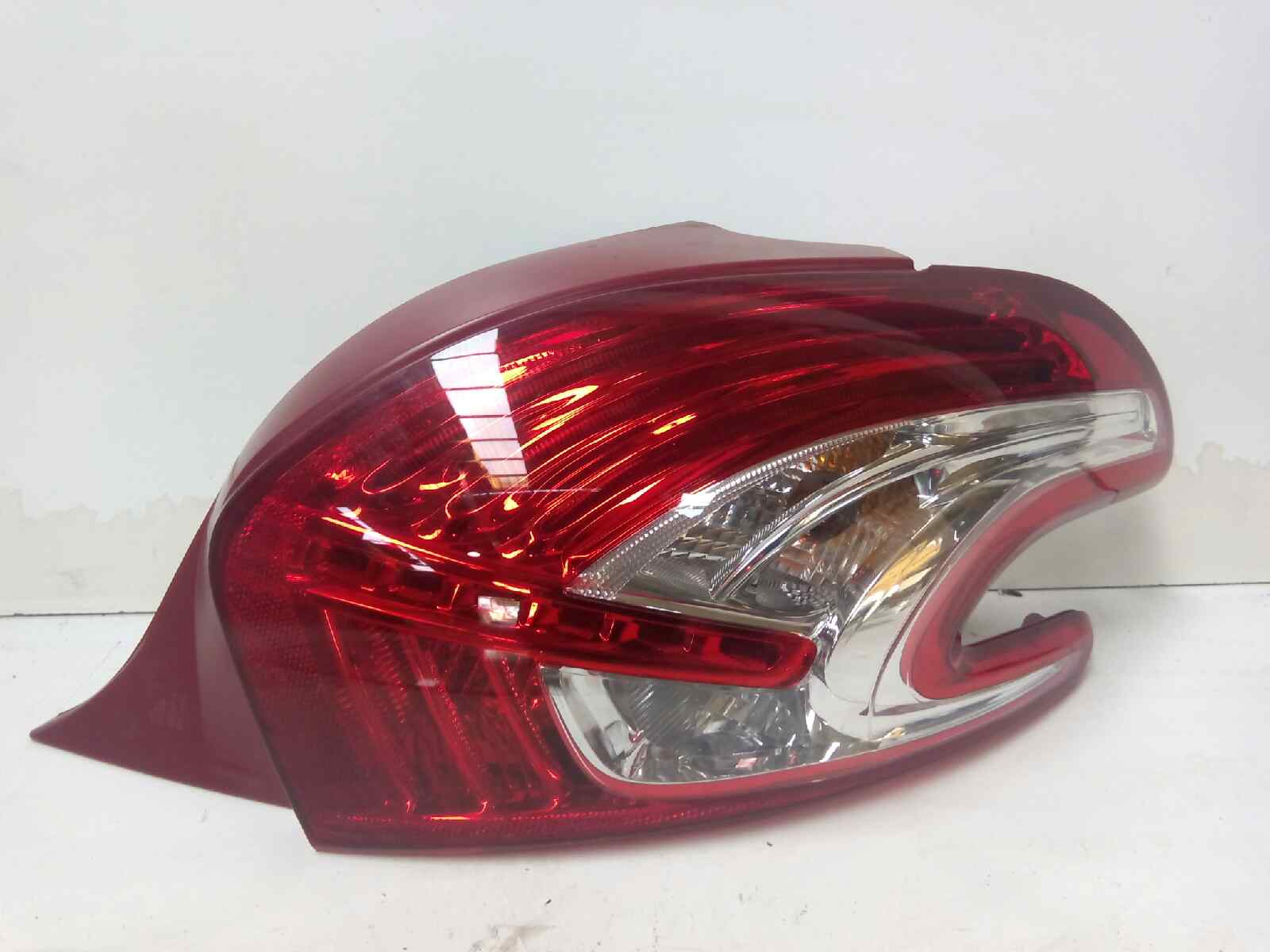 PEUGEOT 208 Peugeot 208 (2012-2015) Rear Right Taillight Lamp 9672628380 25228437