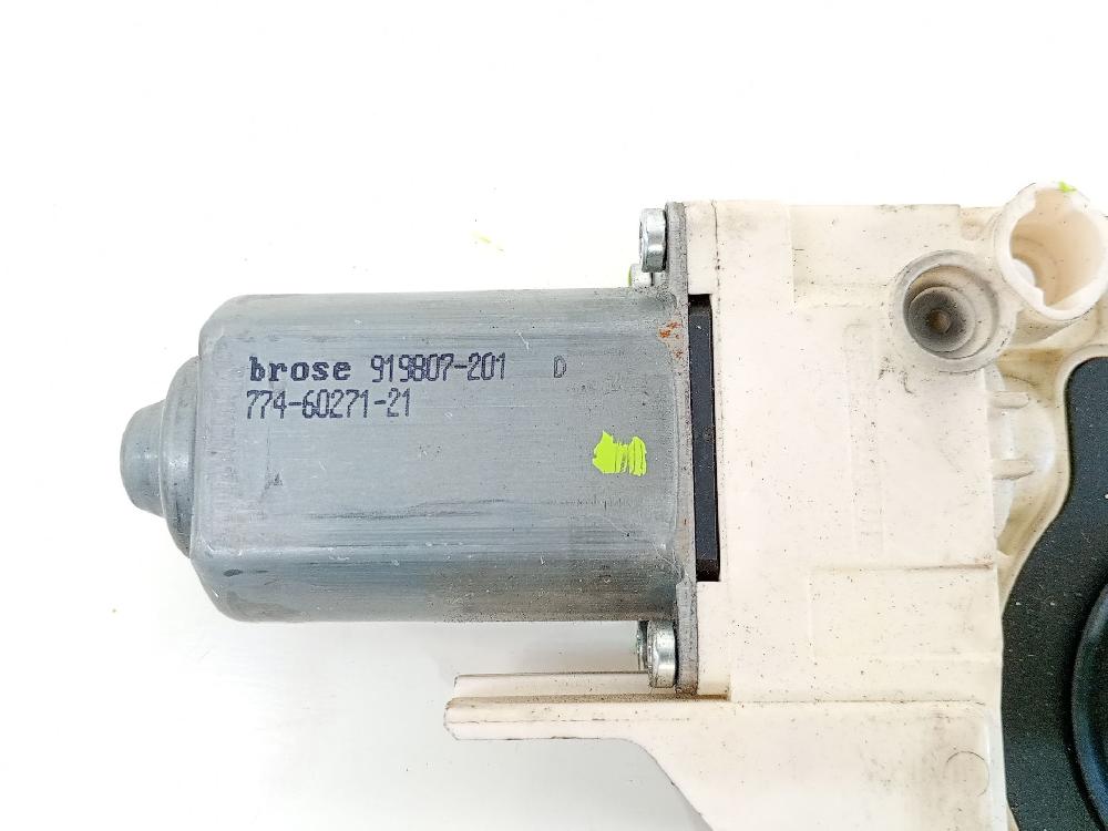 Motor elevalunas delantero derecho CAS 8K0959802B de Volkswagen Touareg (7p5, 7p6) 2010-2018 240 CV - pieza usada