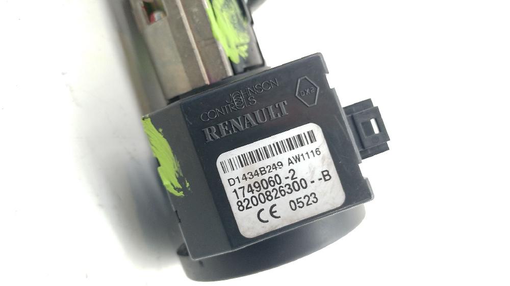 Juego de bombines K7M 800,K7M 818 8200826300B de Dacia Sandero (bs_) 2008-2013 84 CV con 169943 km - pieza usada