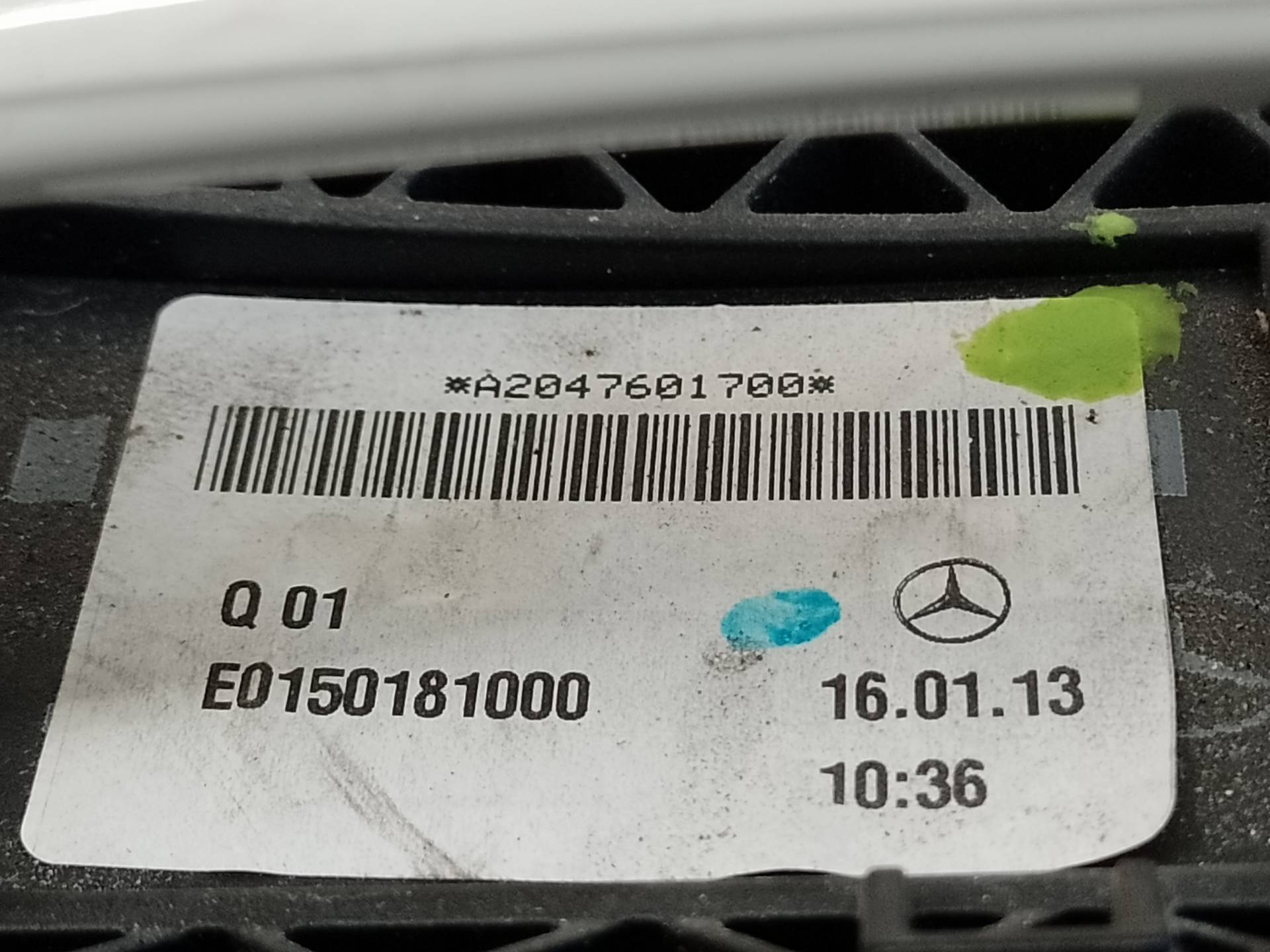 MERCEDES-BENZ A-Class W176 (2012-2018) Poignée extérieure de porte avant gauche A2047601700 25617903