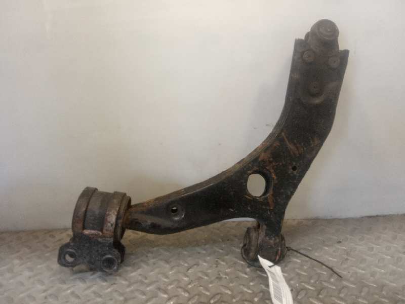 VOLVO S40 2 generation (2004-2012) Front Right Arm 31277462 23303386