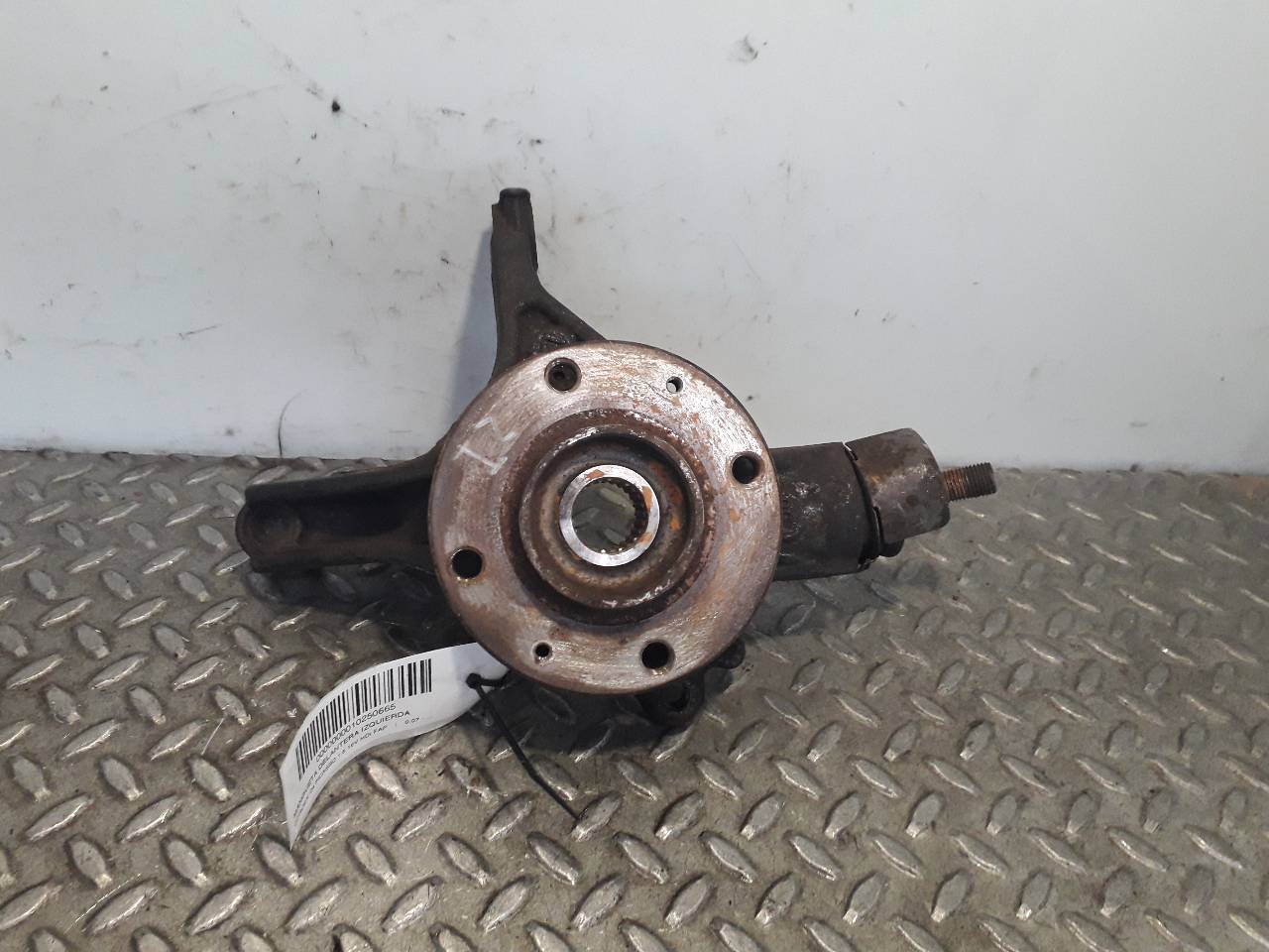 CITROËN C4 Picasso 1 generation (2006-2013) Front Left Wheel Hub 23703210