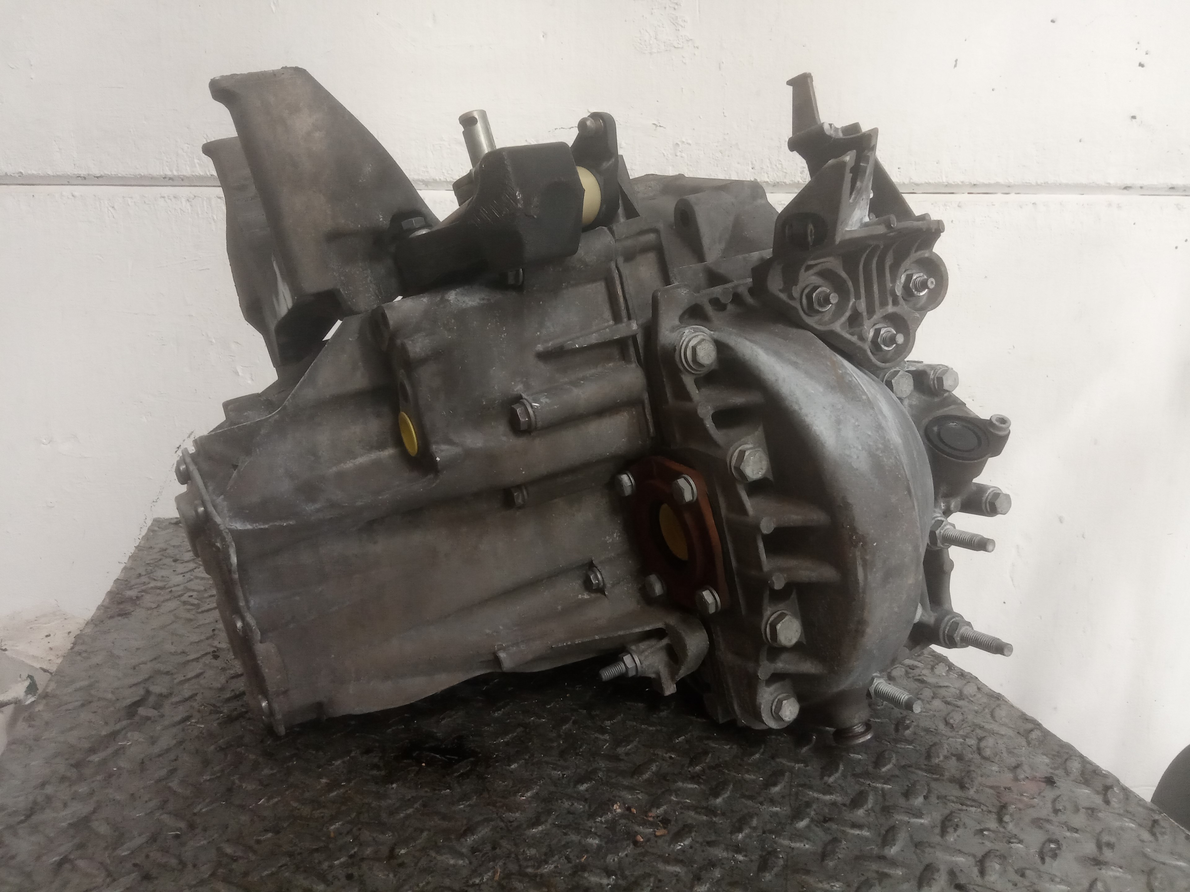 CITROËN C5 1 generation (2001-2008) Gearbox 20MB17 23104051