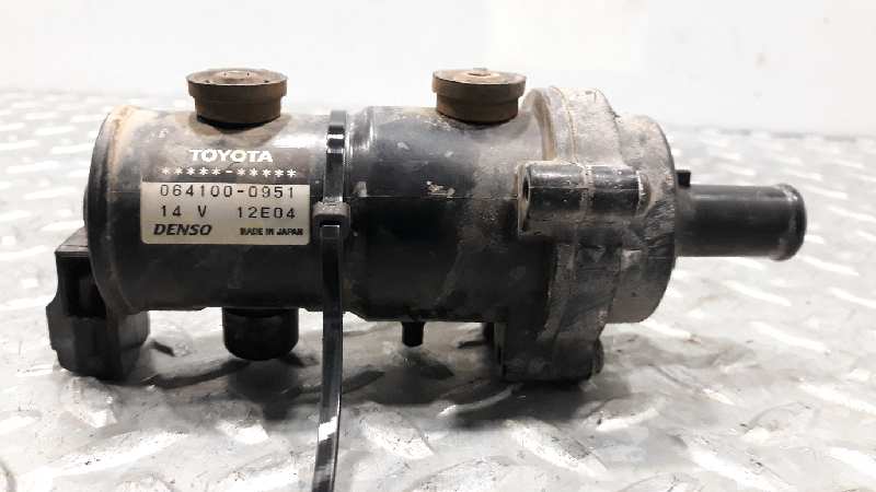 Válvula de intercambio de calefaccion 1NZ-FXE 0641000951 de Toyota Prius (nhw20) 2003-2009 78 CV con 1 km - pieza usada