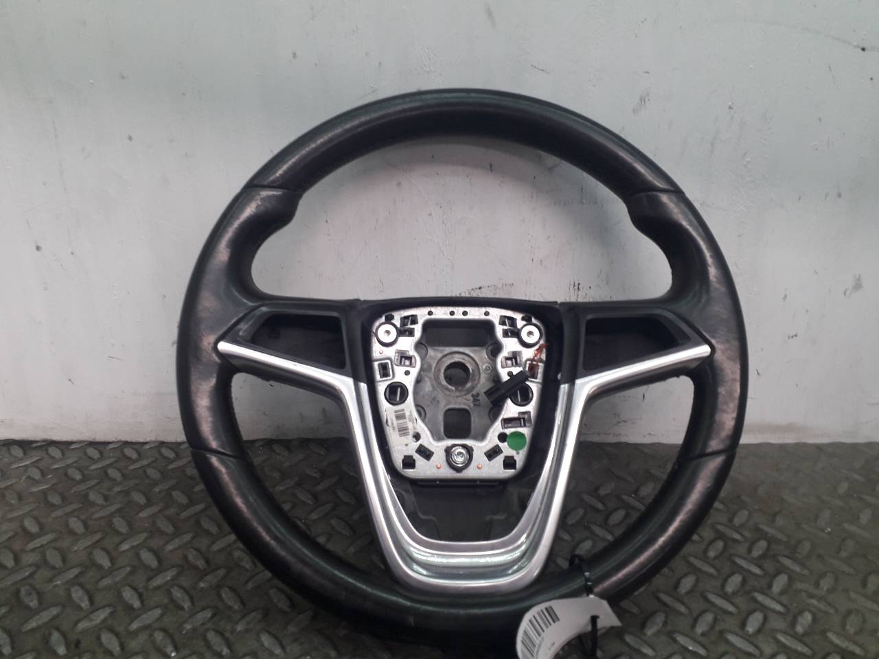 OPEL Insignia A (2008-2016) Steering Wheel 13316547 23706333