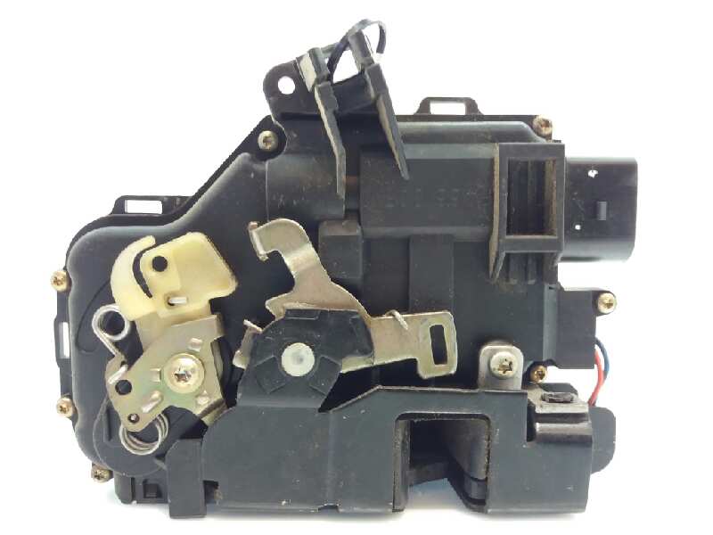 AUDI A4 B6/8E (2000-2005) Vasemman etuoven lukko 4B1837015G 18715028