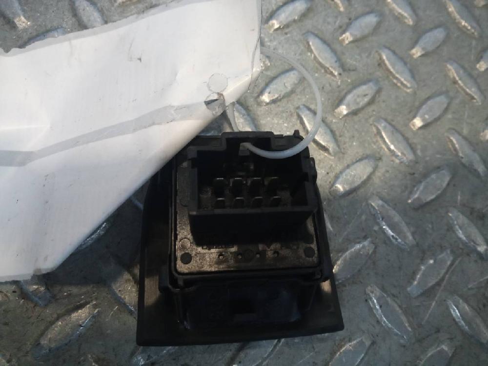 Mando elevalunas trasero derecho HM01 9674559377 de Citroen C-elysee (dd_) 2014-0 82 CV con 1 km - pieza usada