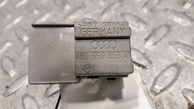 AUDI A6 C5/4B (1997-2004) Rear Right Door Window Control Switch 4B0959855A 23683286