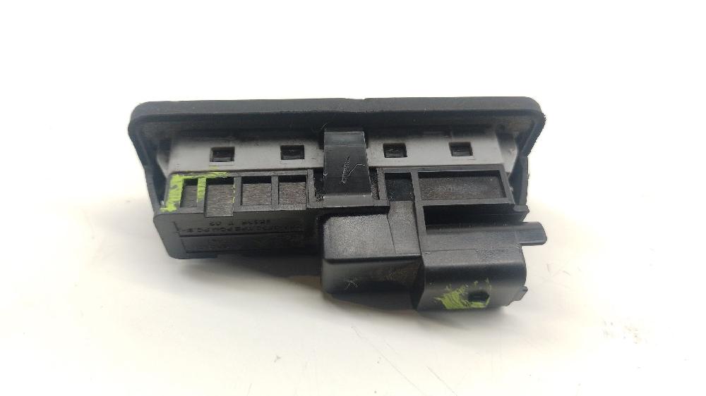 Maneta exterior maletero YH01 9827560380 de Citroen C4 cactus 2014-0 102 CV con 156374 km - pieza usada