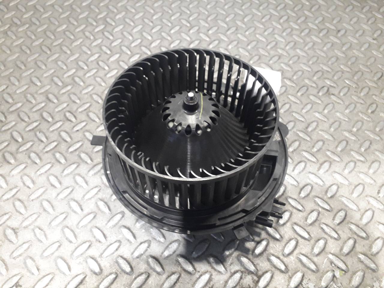 SEAT Ateca 1 generation (2016-2024) Heater Blower Fan 5WB819015 21673300