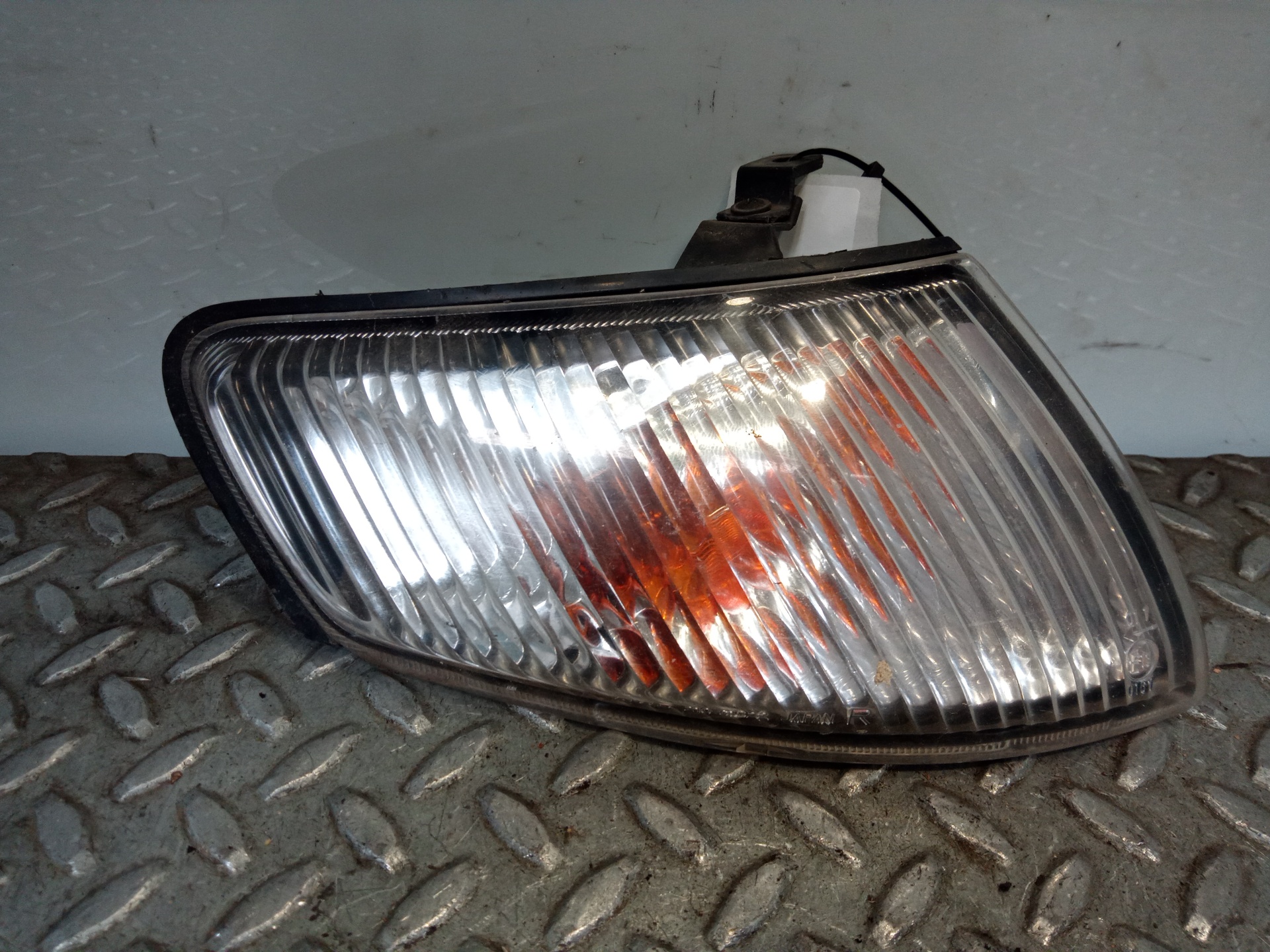 MAZDA 626 GF (1997-2002) Front Right Fender Turn Signal 23693179