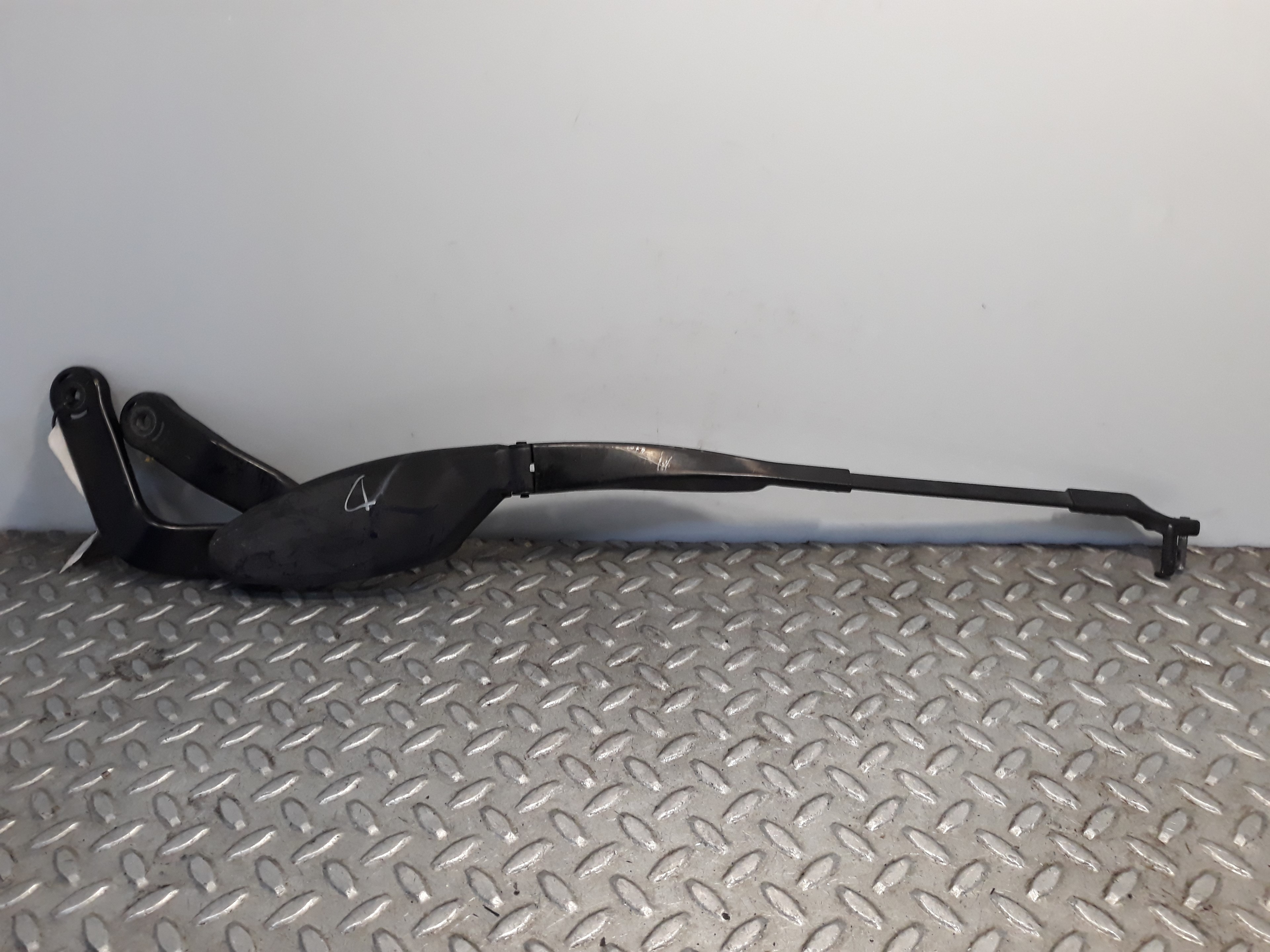 MERCEDES-BENZ E-Class W211/S211 (2002-2009) Front Wiper Arms 2118200444 23306935