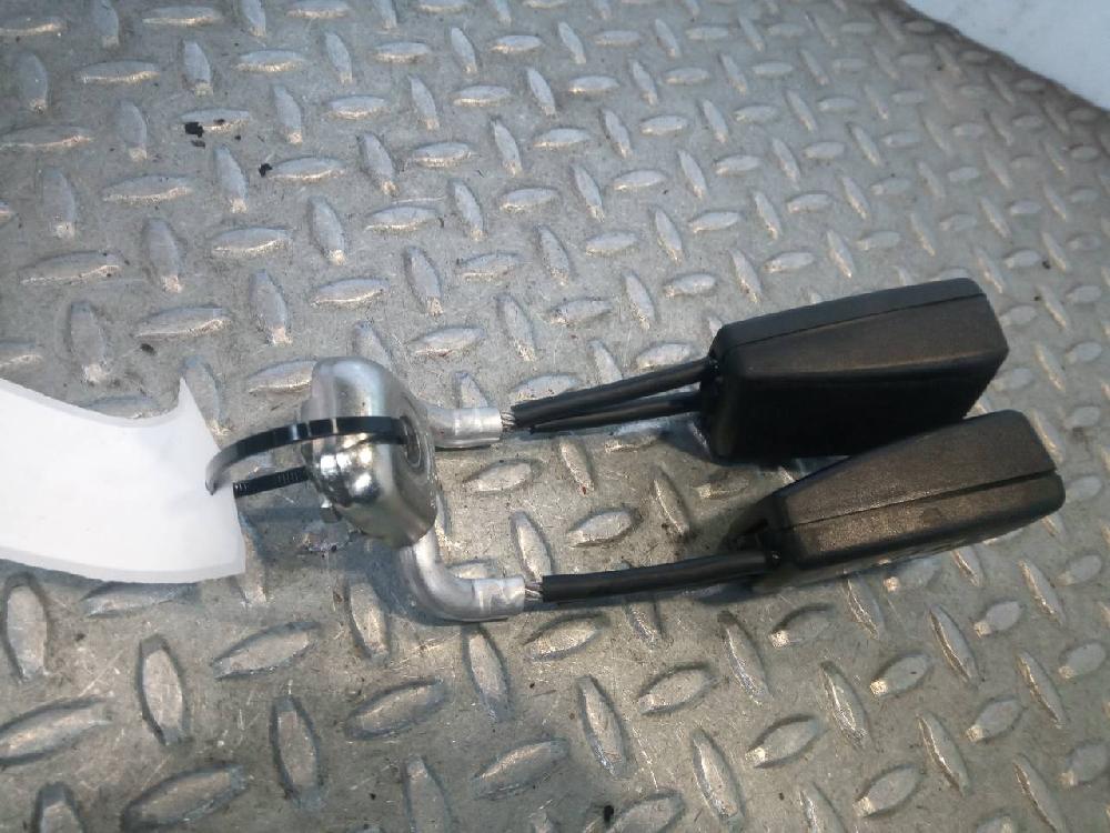 Enganche cinturón trasero central BMS de Seat Ibiza sc (6j1) 2008-2015 80 CV con 149808 km - pieza usada